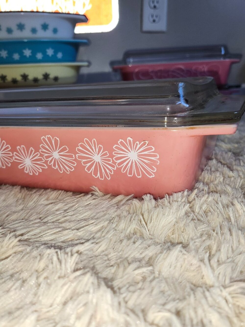 Pyrex pink daisy 584 with lid